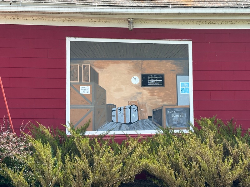 mural in Eldon by artist unknown.