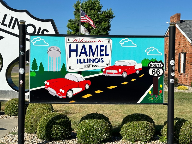 mural in Hamel by artist unknown.