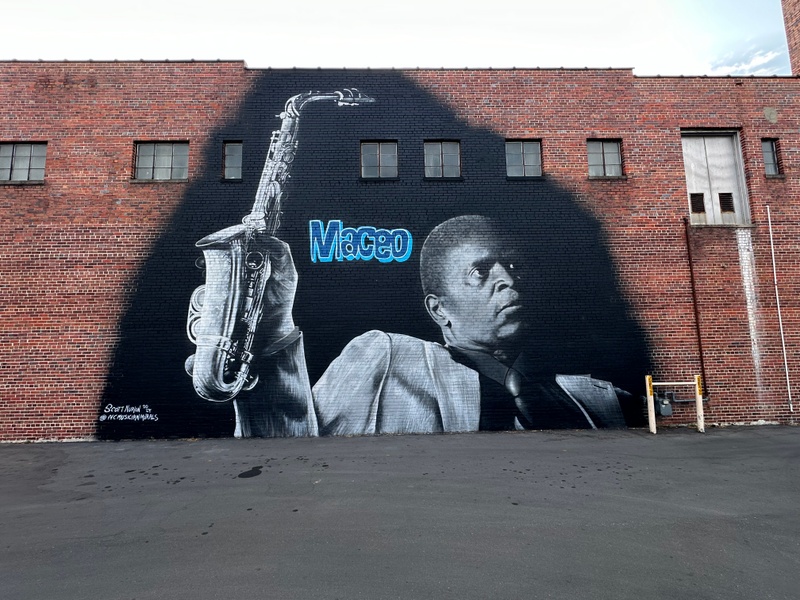 mural in Kinston by artist Scott Nurkin.