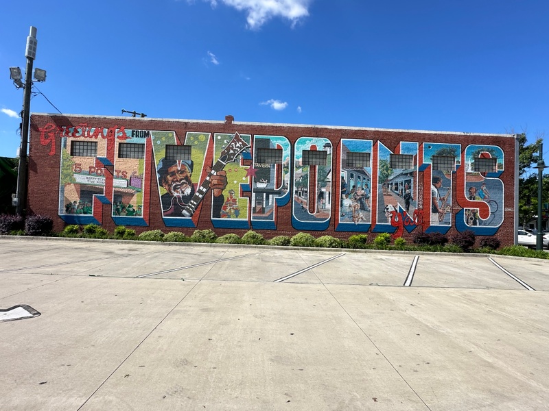 mural in Columbia by artist unknown.
