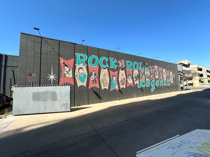 mural in Fresno by artist unknown.