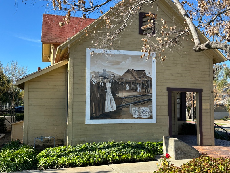 mural in Lake Elsinore by artist unknown.