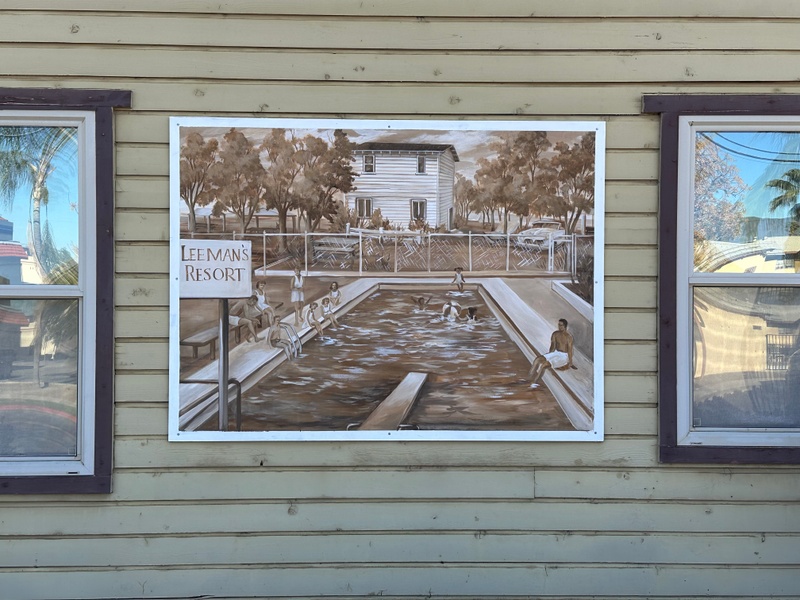 mural in Lake Elsinore by artist unknown.