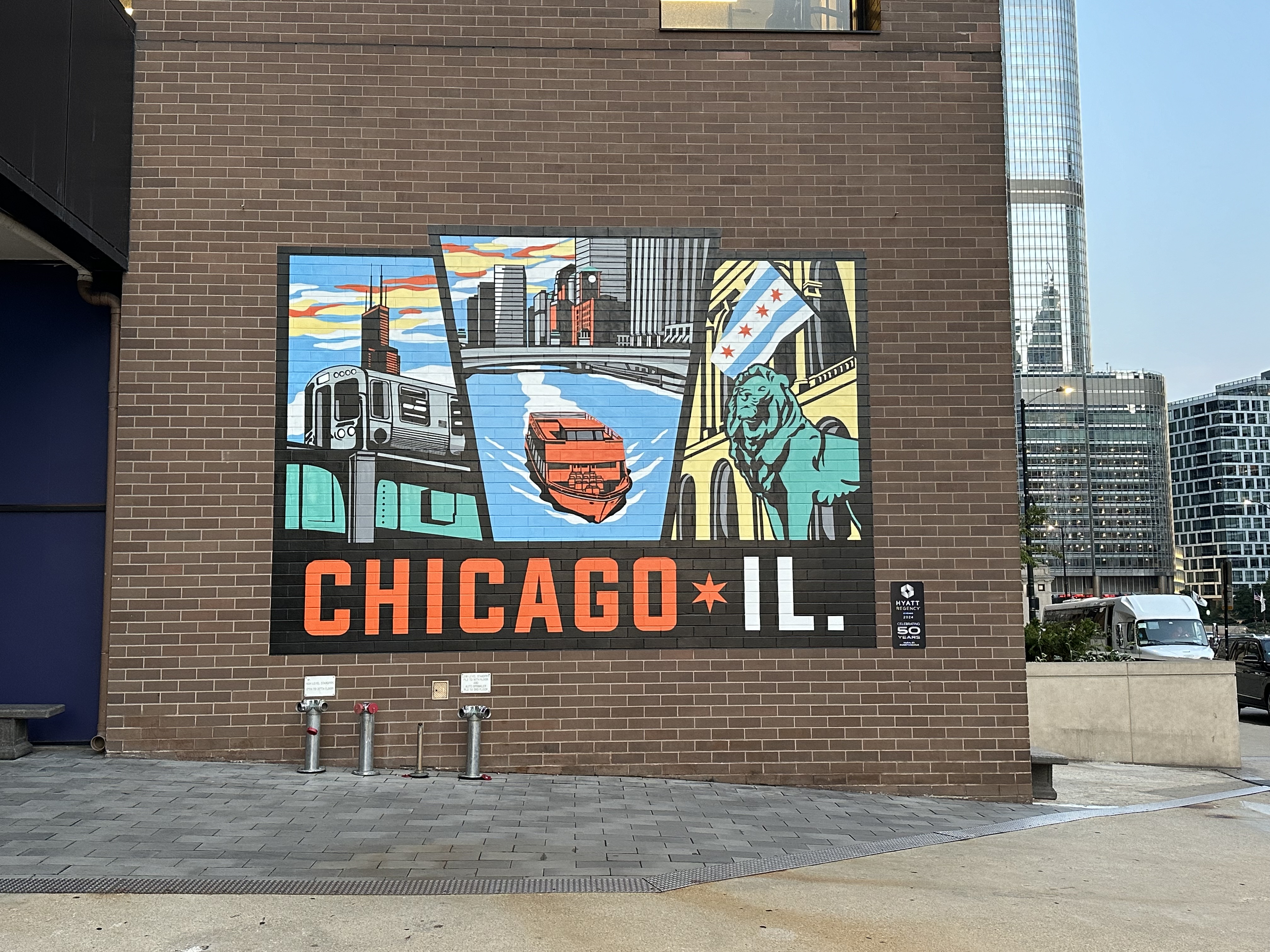 mural in Chicago by artist Greetings Tour.