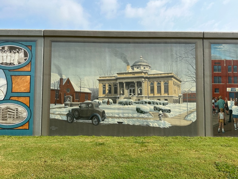 mural in Paducah by artist Robert Dafford.