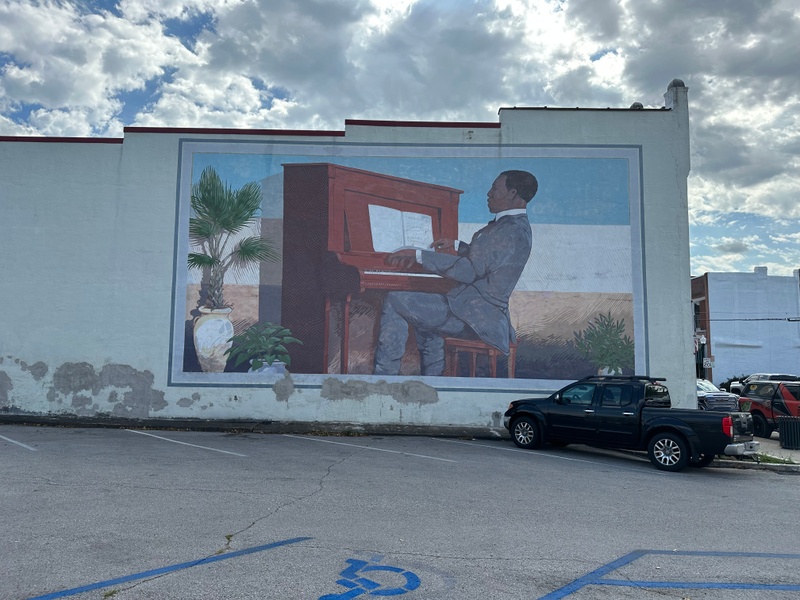 mural in Sedalia by artist unknown.