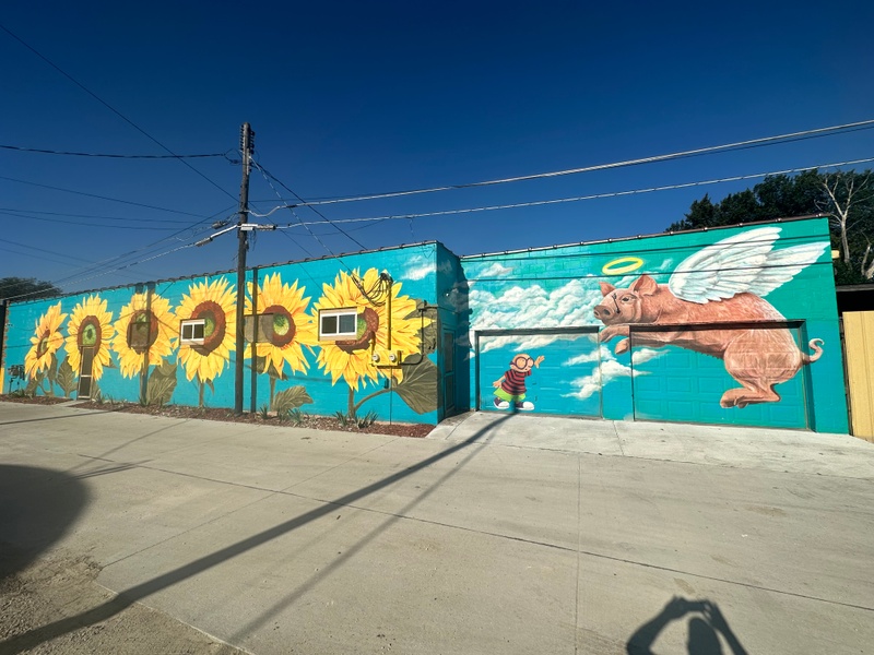 mural in Topeka by artist unknown.