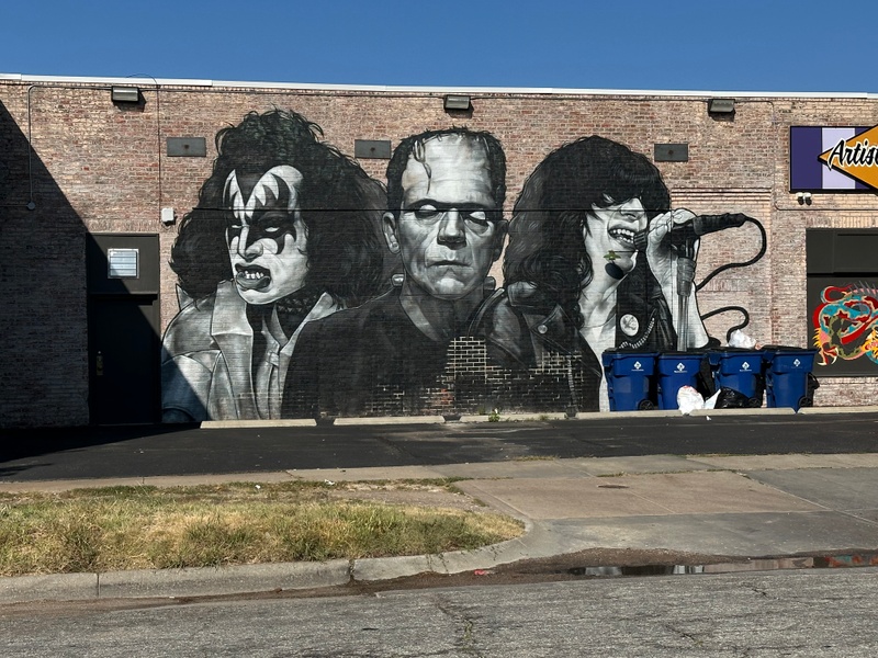 mural in Wichita by artist unknown.