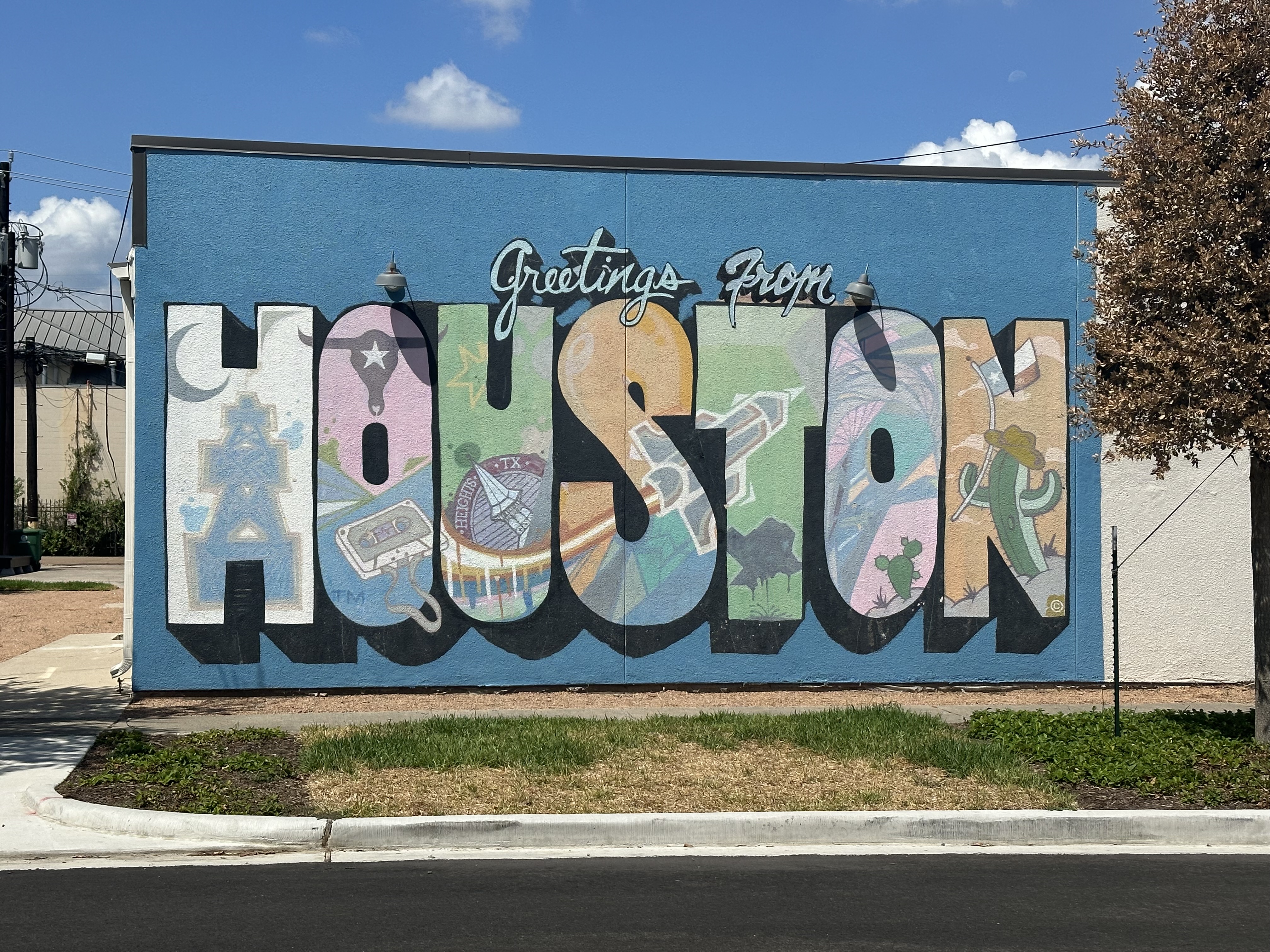mural in Houston by artist Daniel Anguilu.