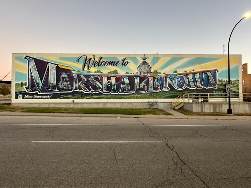 mural in Marshalltown by artist unknown.
