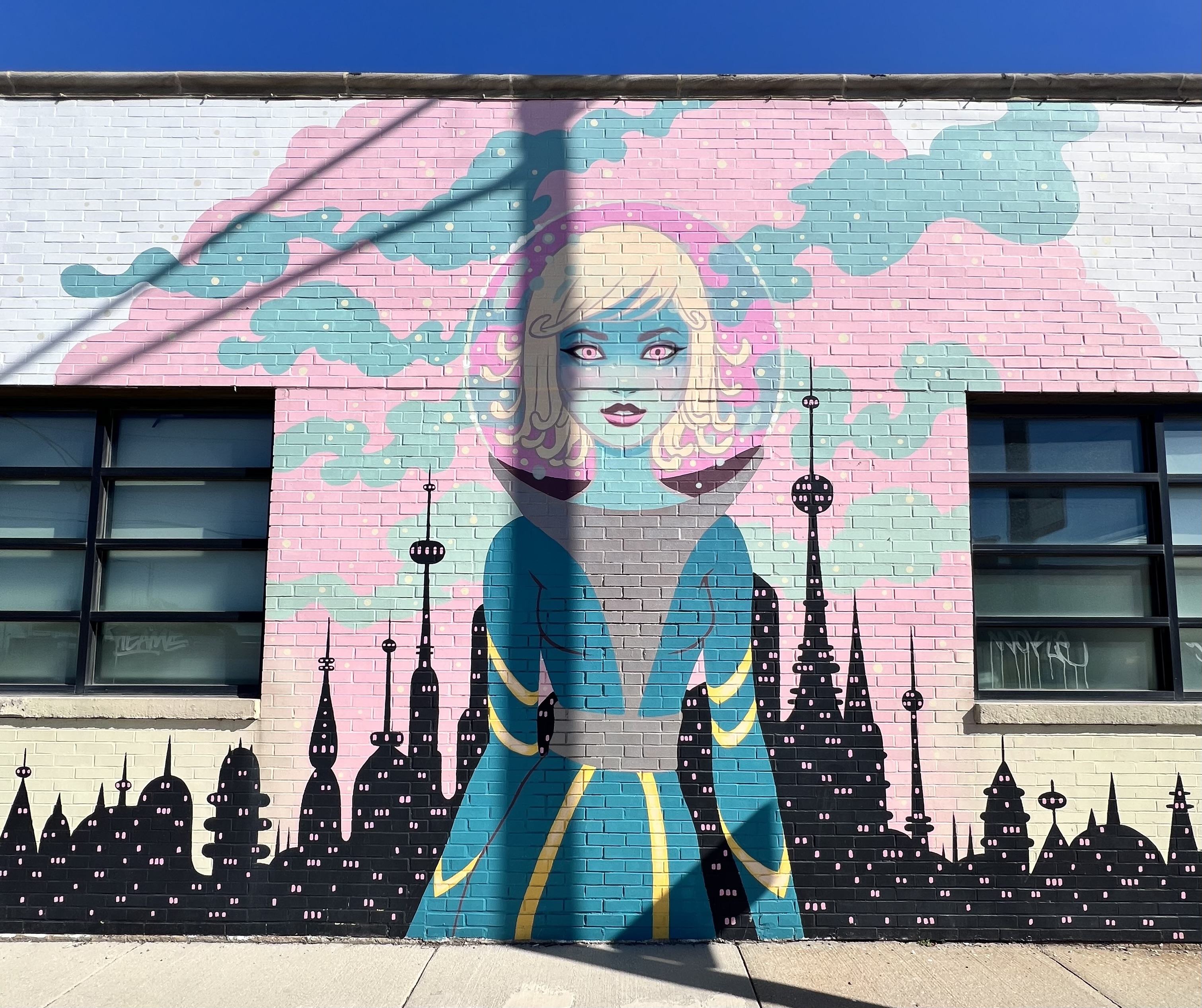 mural in Chicago by artist Tara McPherson.