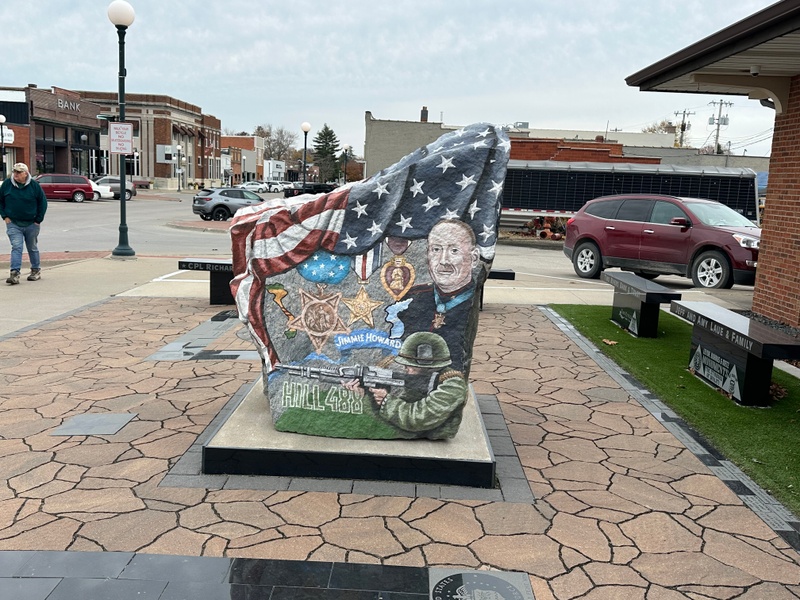 mural in Mediapolis by artist unknown.