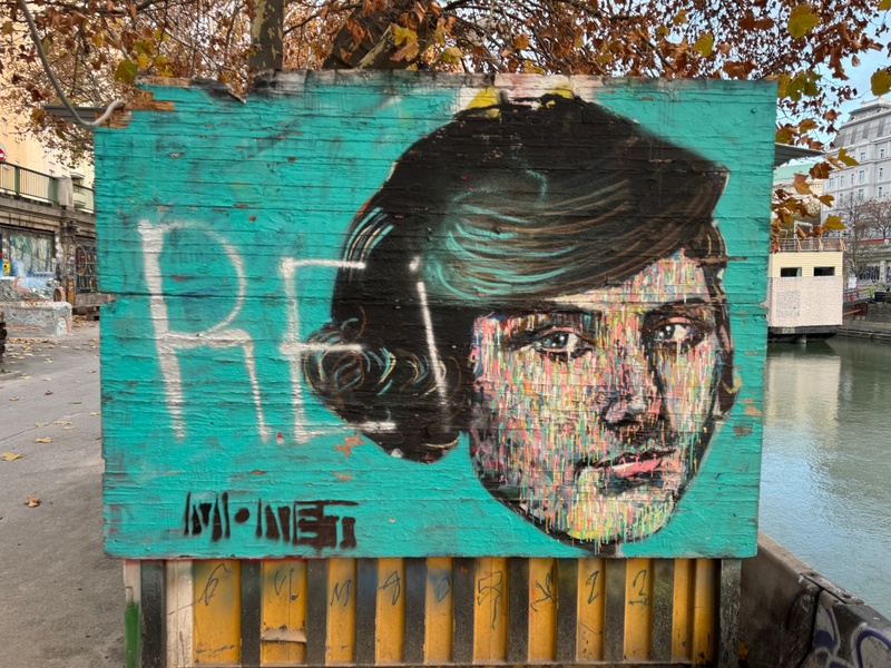 mural in Wien by artist unknown.