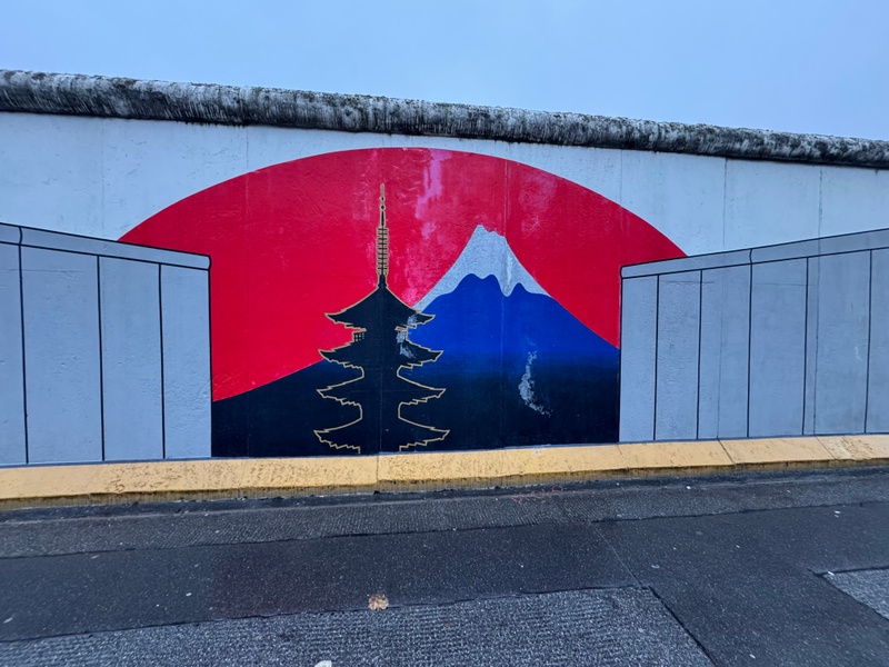 mural in Berlin by artist unknown.