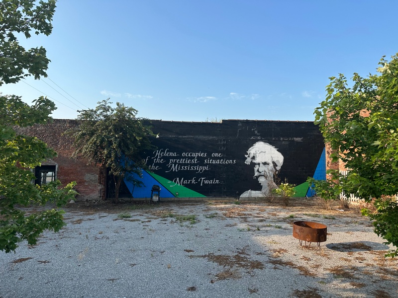 mural in Helena-West Helena by artist unknown.