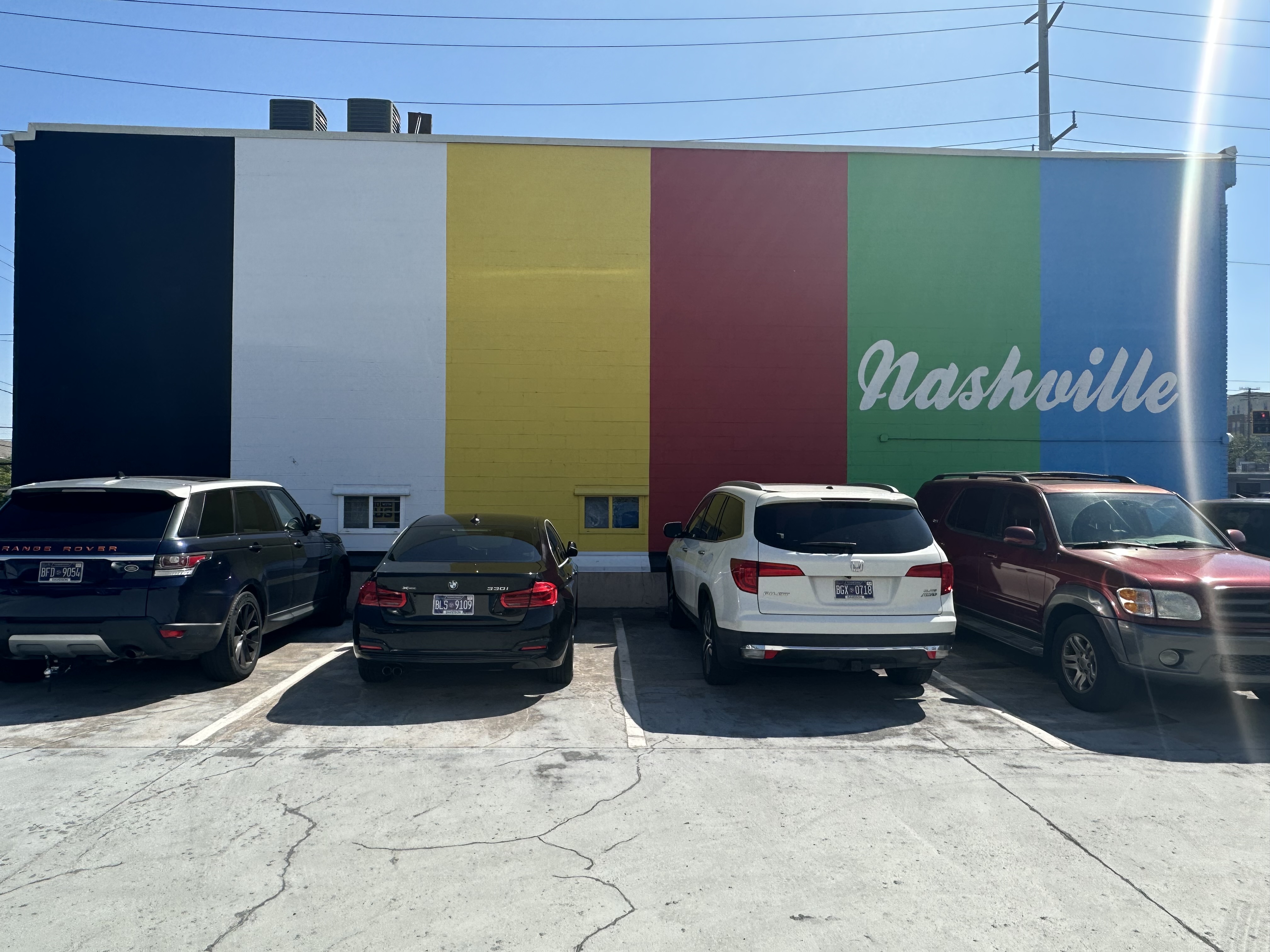 mural in Nashville by artist Adrien Saporiti.