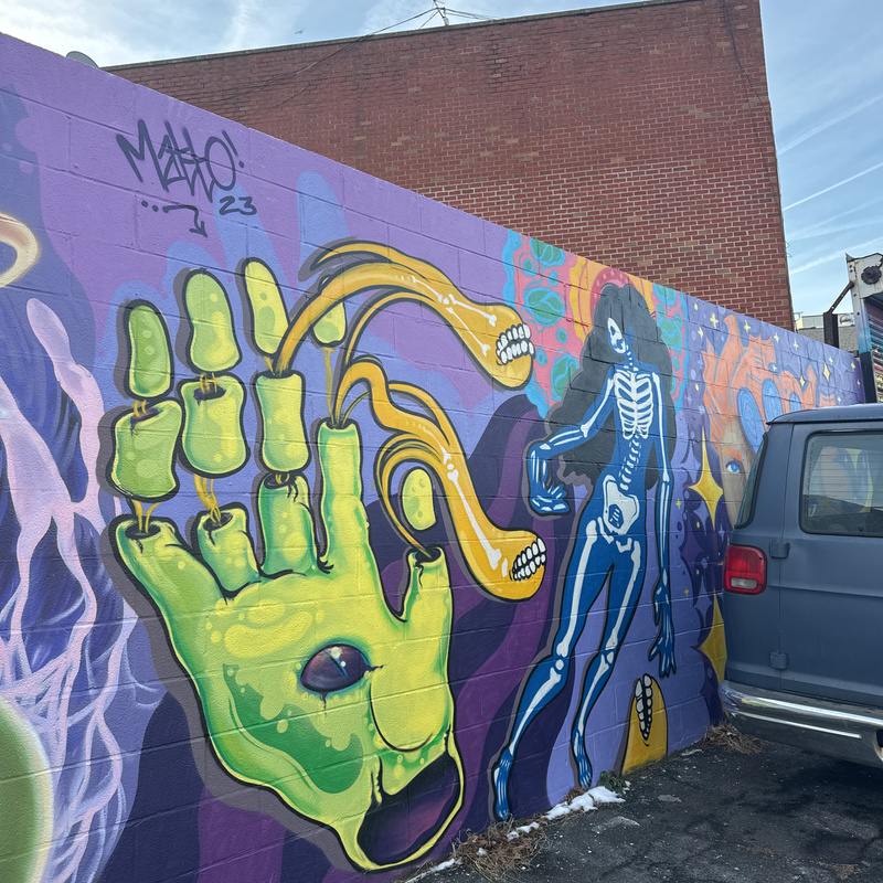 mural in Queens by artist unknown.