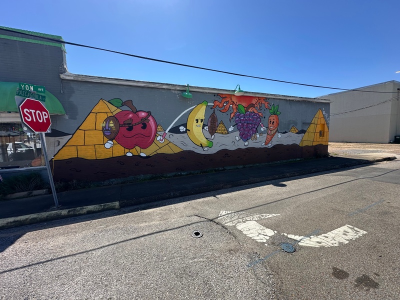 mural in Pascagoula by artist unknown.