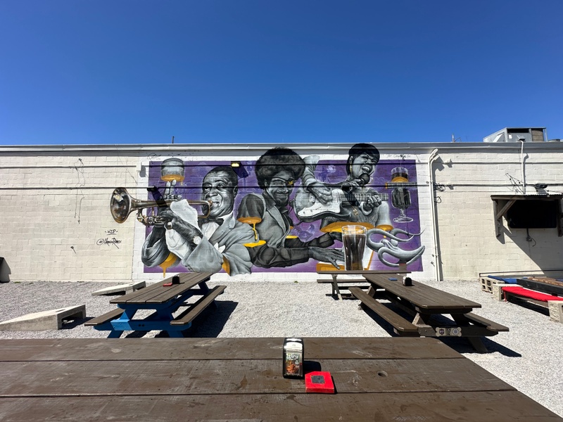 mural in New Orleans by artist Ruben Ubiera.