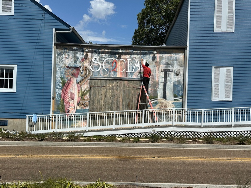 mural in Madisonville by artist unknown.