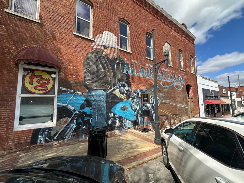 mural in Newnan by artist unknown.