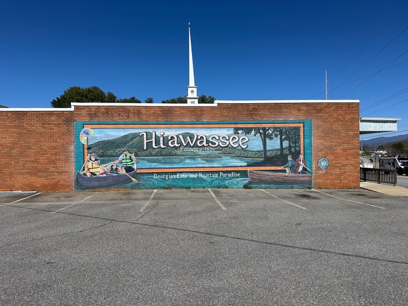 mural in Hiawassee by artist unknown.