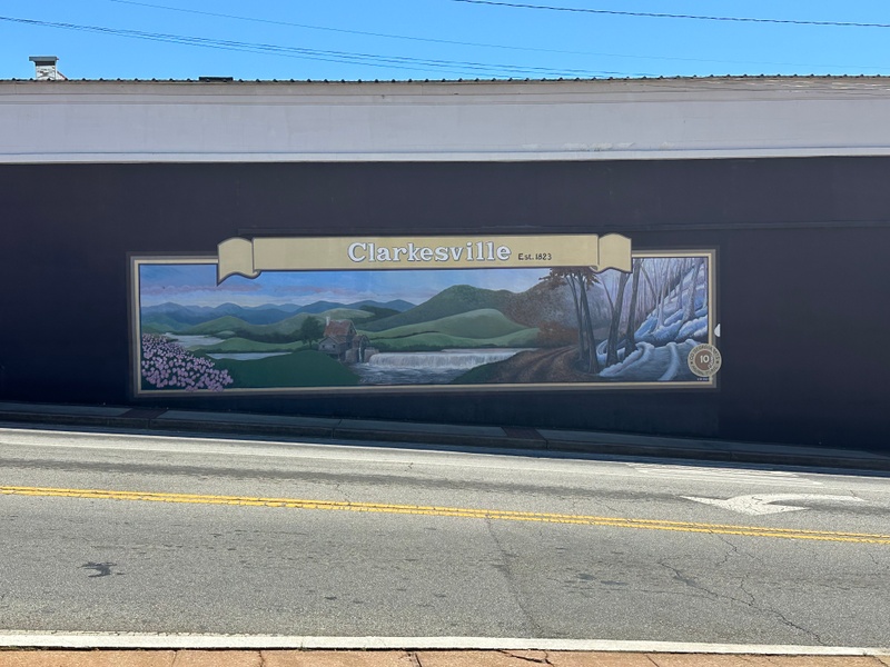 mural in Clarkesville by artist unknown.
