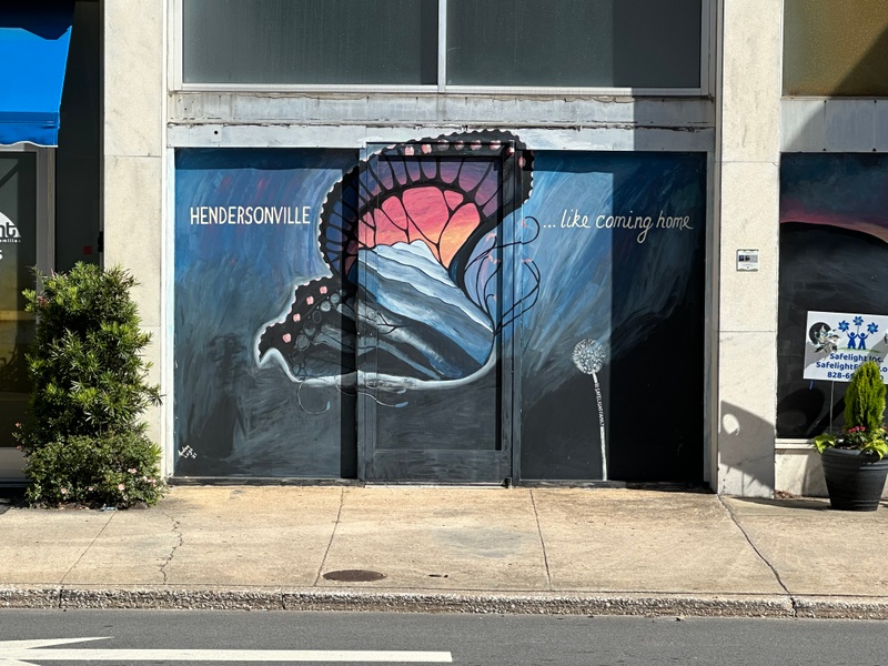 mural in Hendersonville by artist unknown.