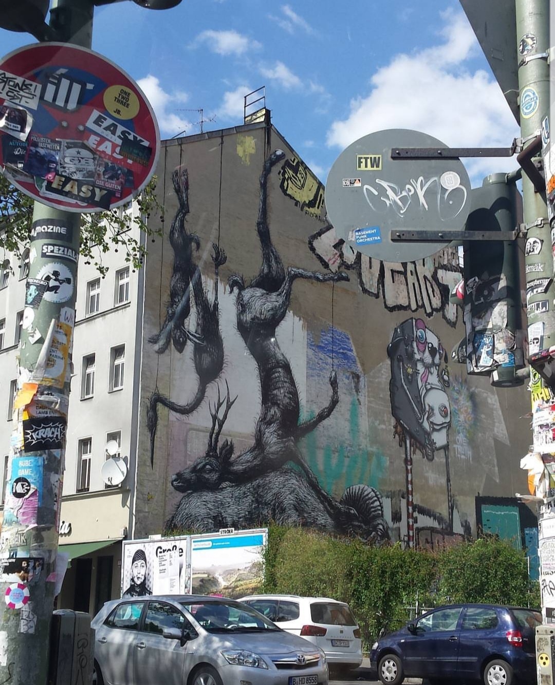 mural in Berlin by artist ROA.