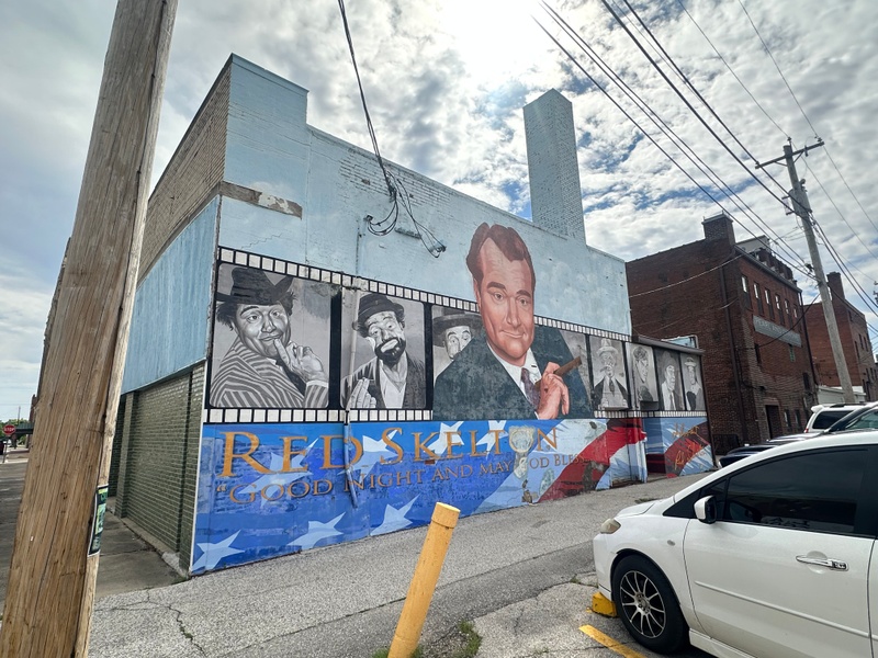 mural in Vincennes by artist unknown.