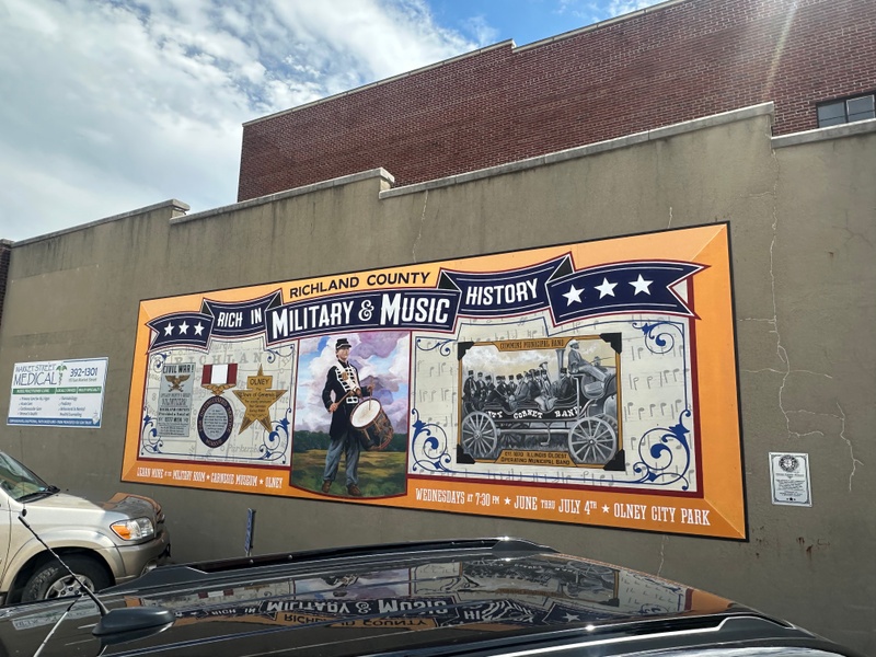 mural in Olney by artist unknown.