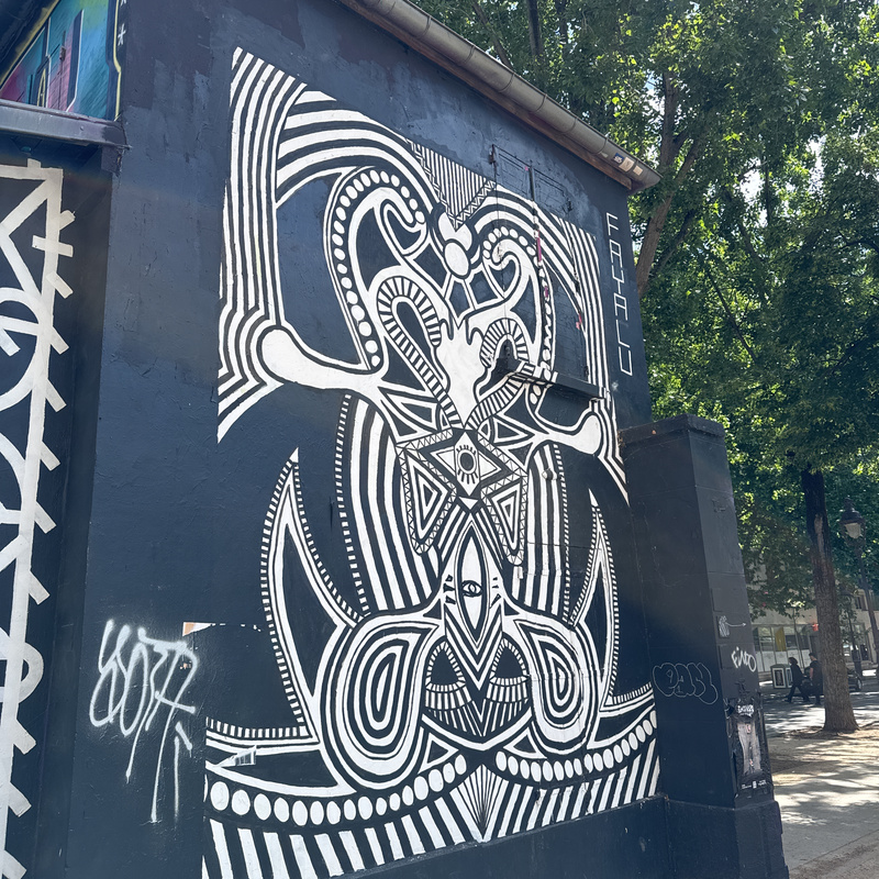 mural in Paris by artist Fayalu.