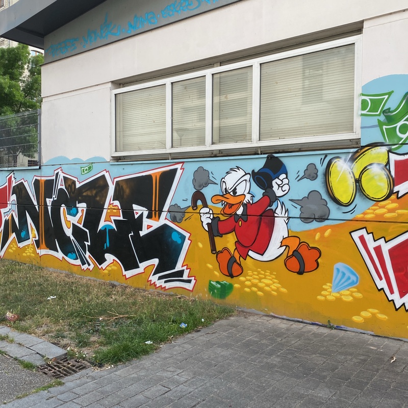 mural in Vitry-sur-Seine by artist unknown.