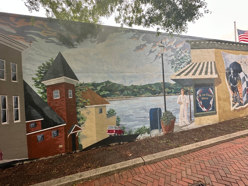 mural in Red Bank by artist unknown.
