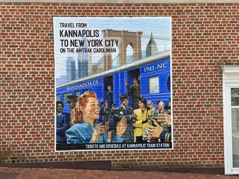 mural in Kannapolis by artist unknown.