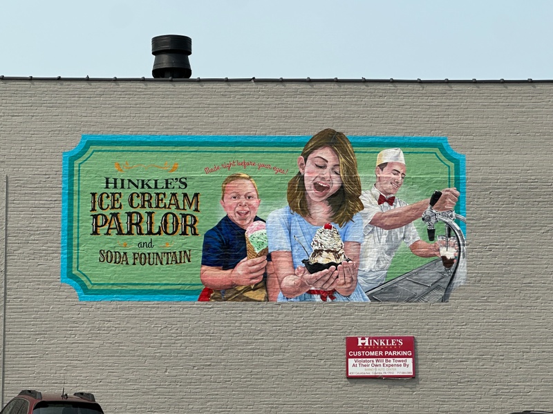 mural in Columbia by artist unknown.