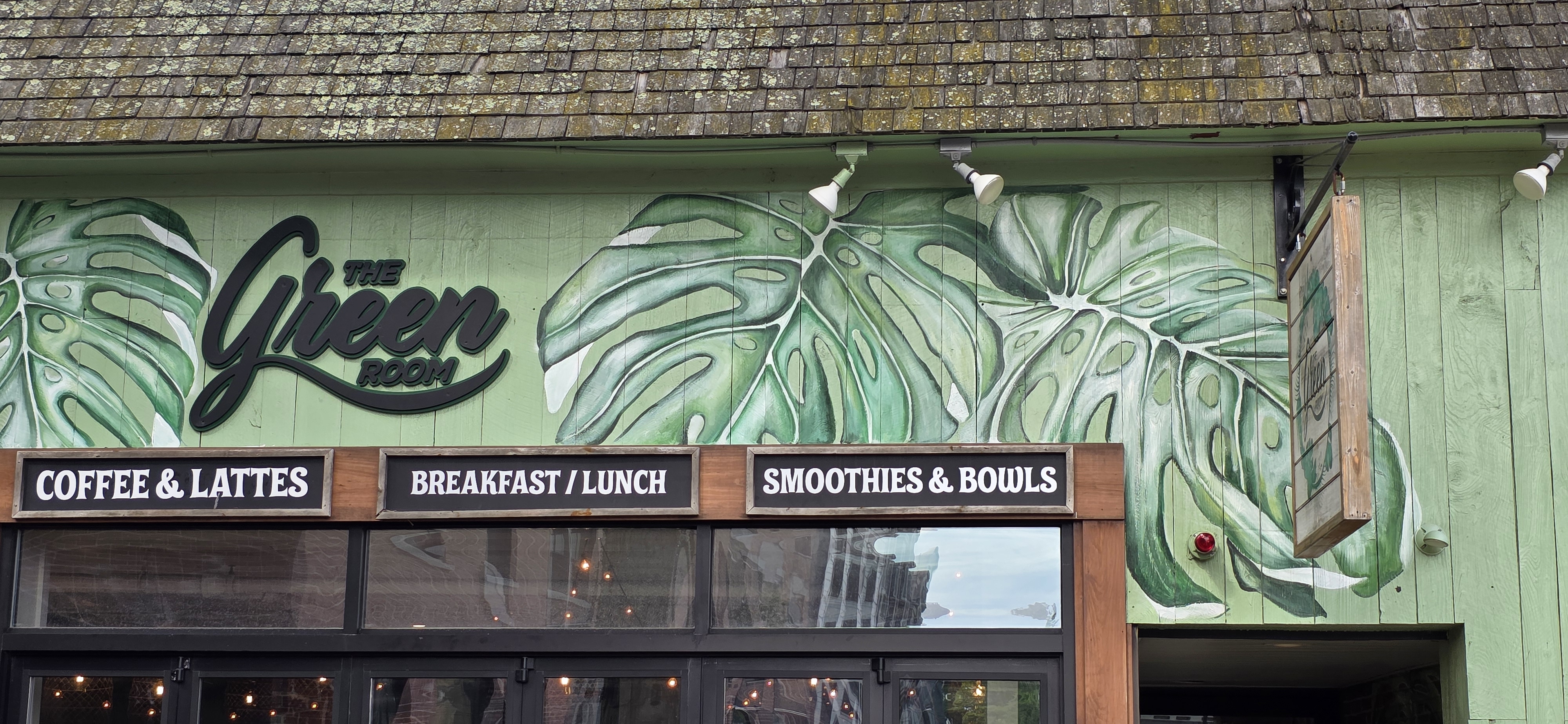 mural in Portsmouth by artist unknown.