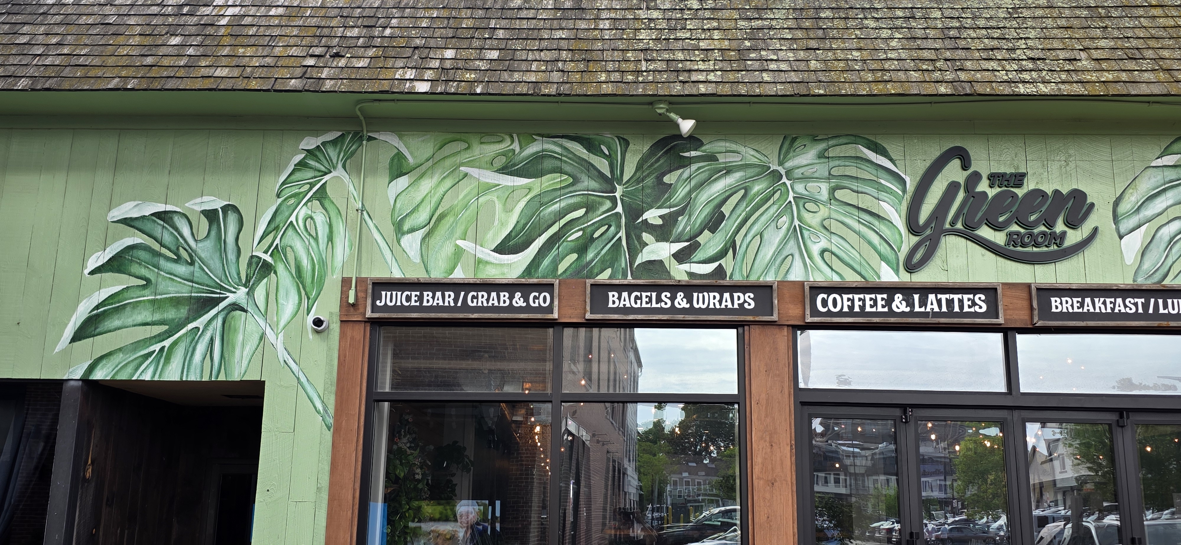 mural in Portsmouth by artist unknown.