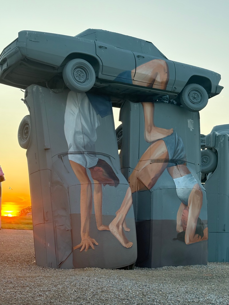 mural in by artist Artez.