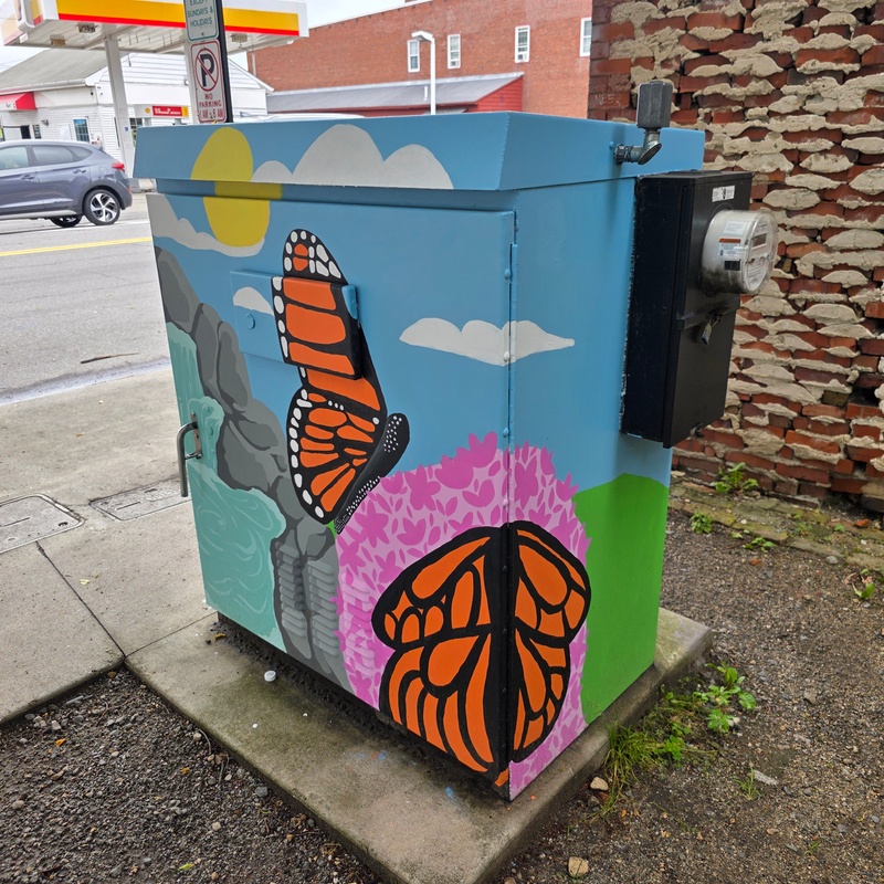 mural in Biddeford by artist unknown.