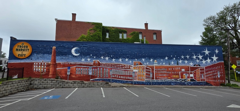 mural in Biddeford by artist unknown.