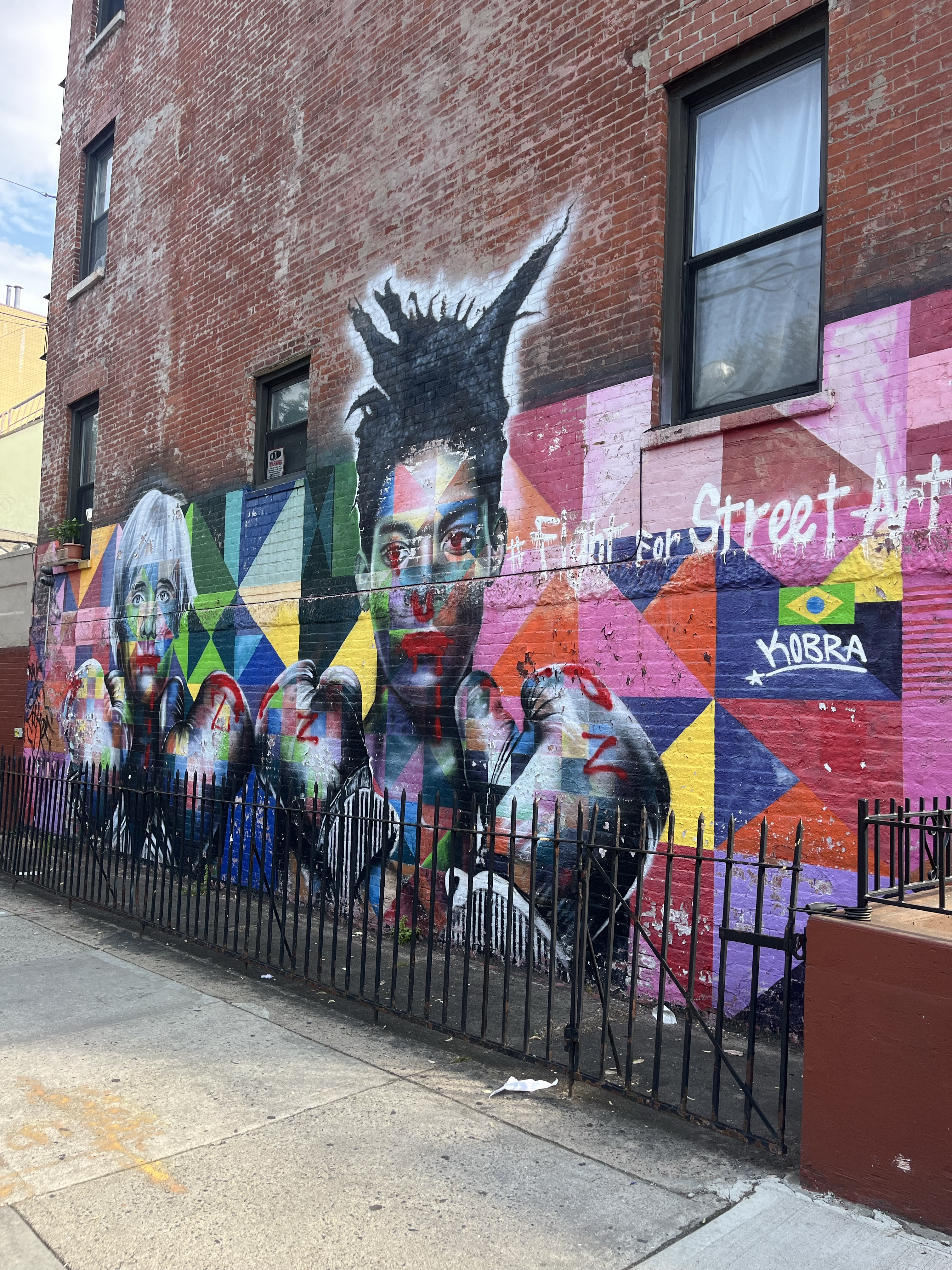 mural in Brooklyn by artist Eduardo Kobra. Tagged: Andy Warhol, Jean-Michel Basquiat