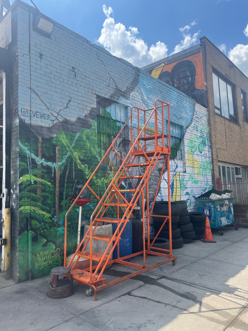 mural in Brooklyn by artist Vew.