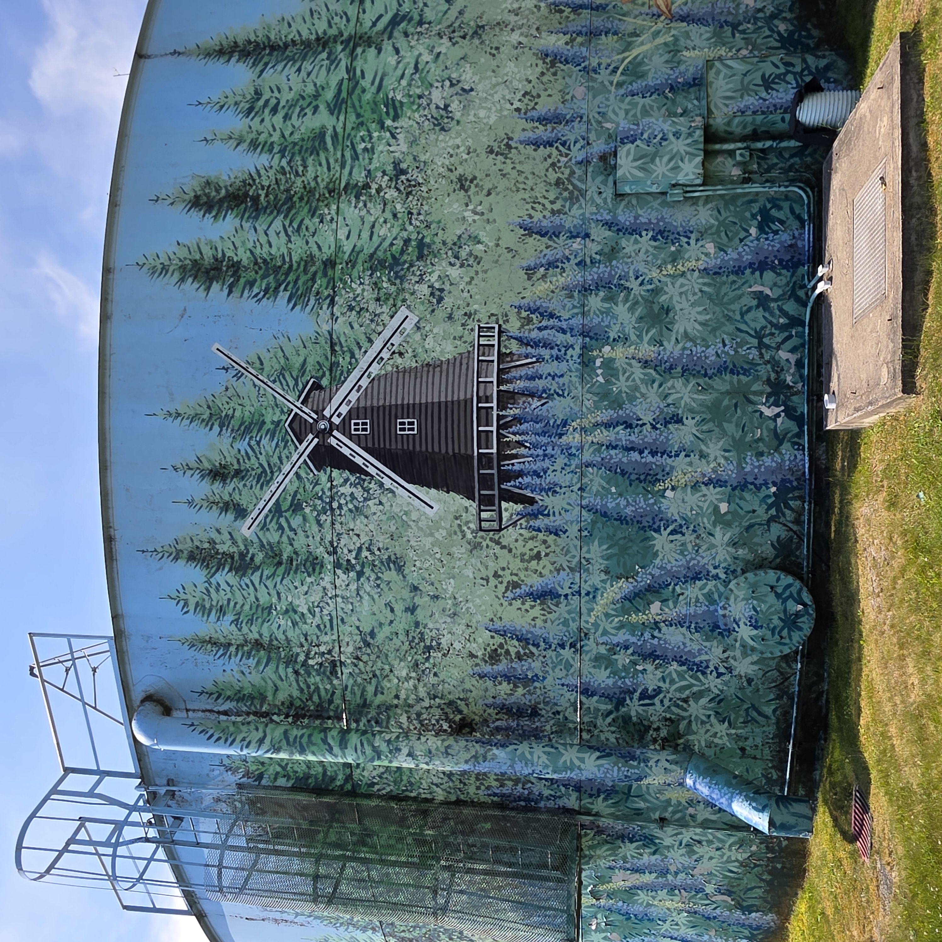 mural in St. Andrews by artist unknown.