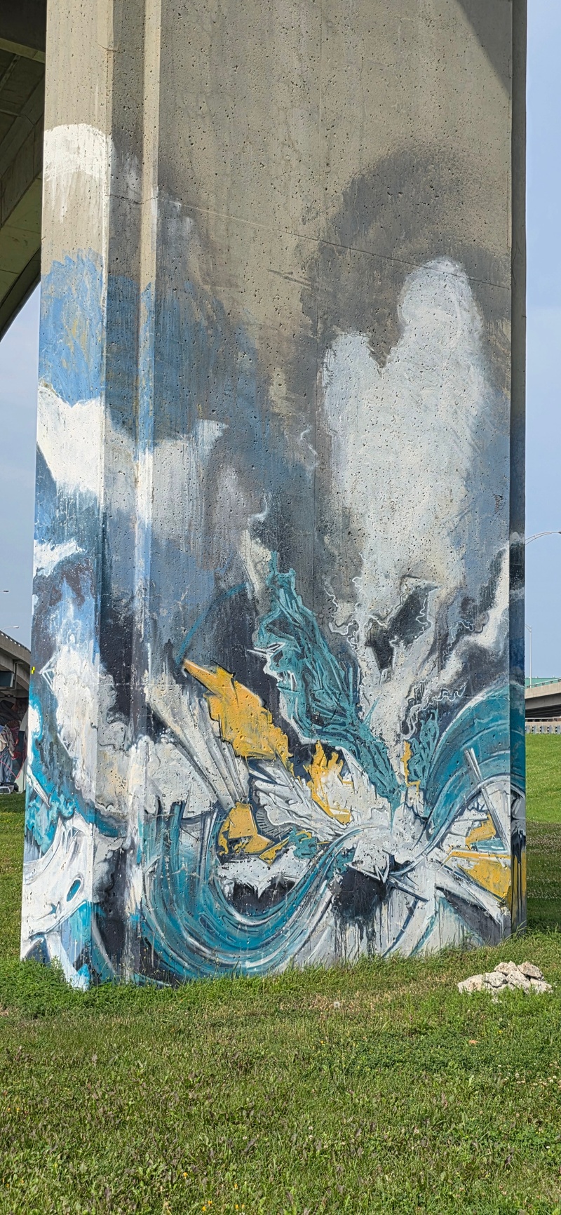 mural in Québec by artist unknown.