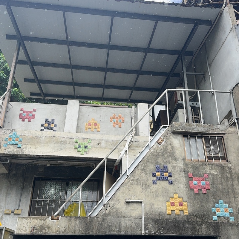 mural in by artist unknown.