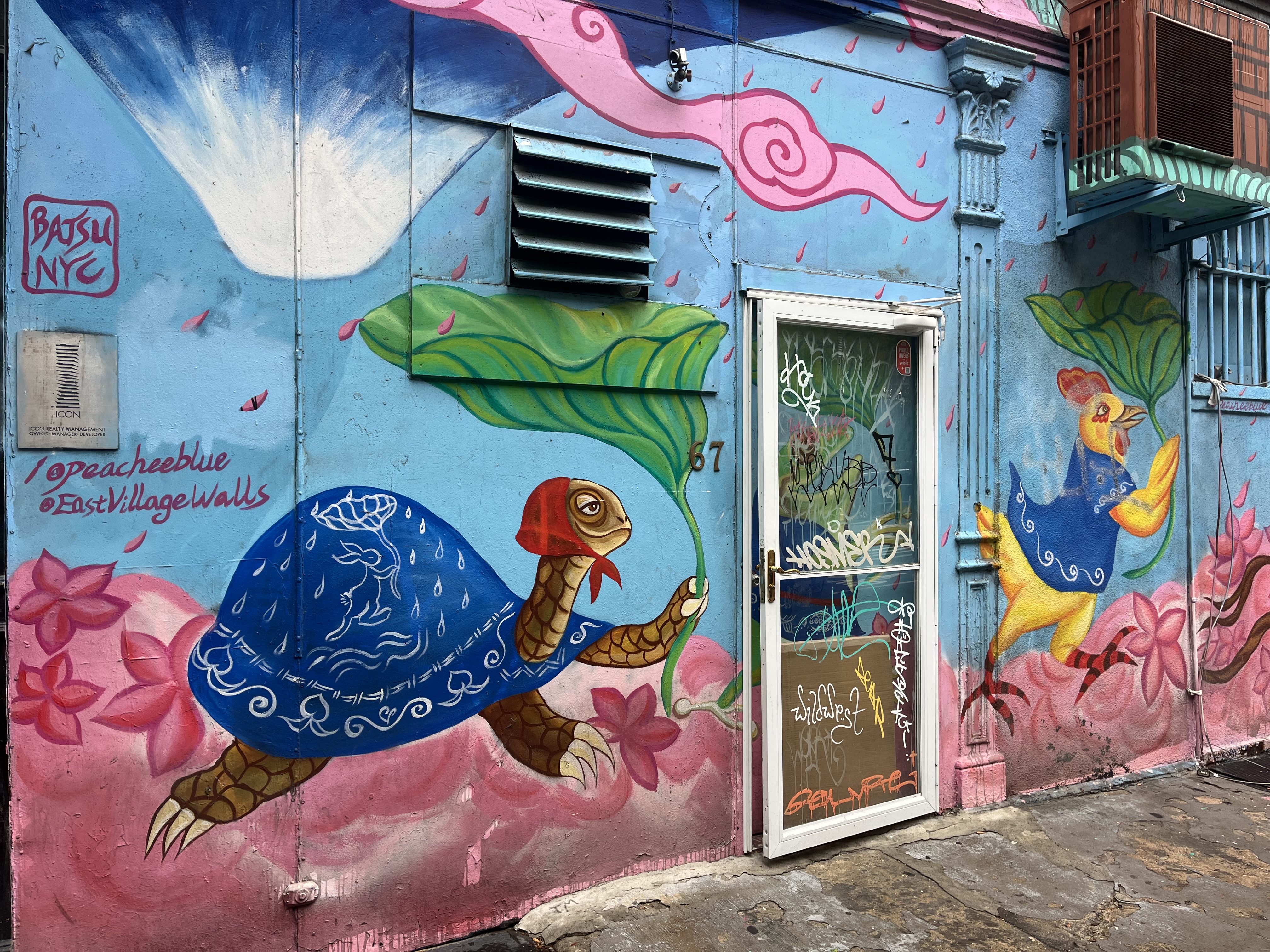 mural in New York by artist Peach Tao.