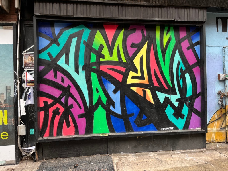 mural in New York by artist Cramcept.