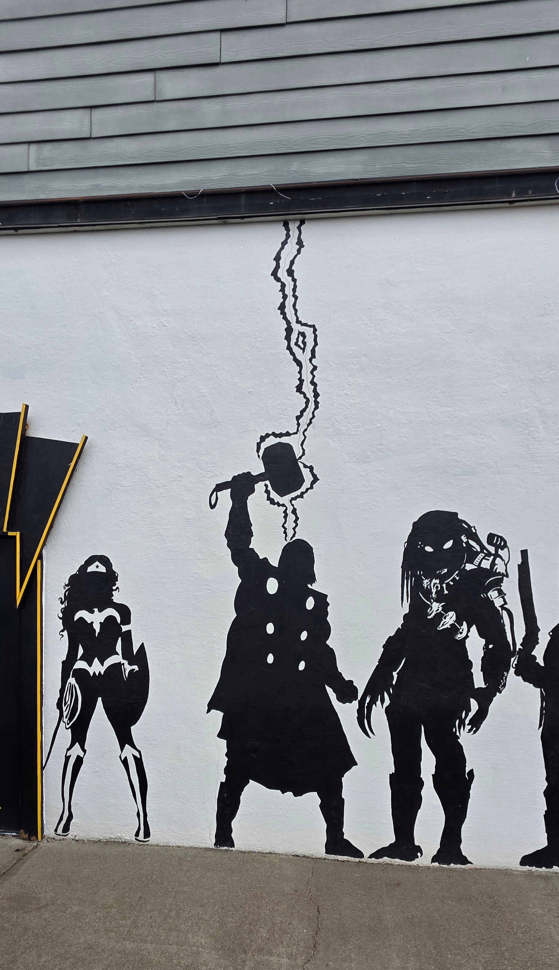 mural in Sweet Home by artist unknown.