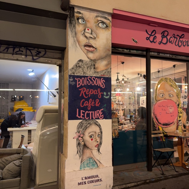 mural in Paris by artist unknown.